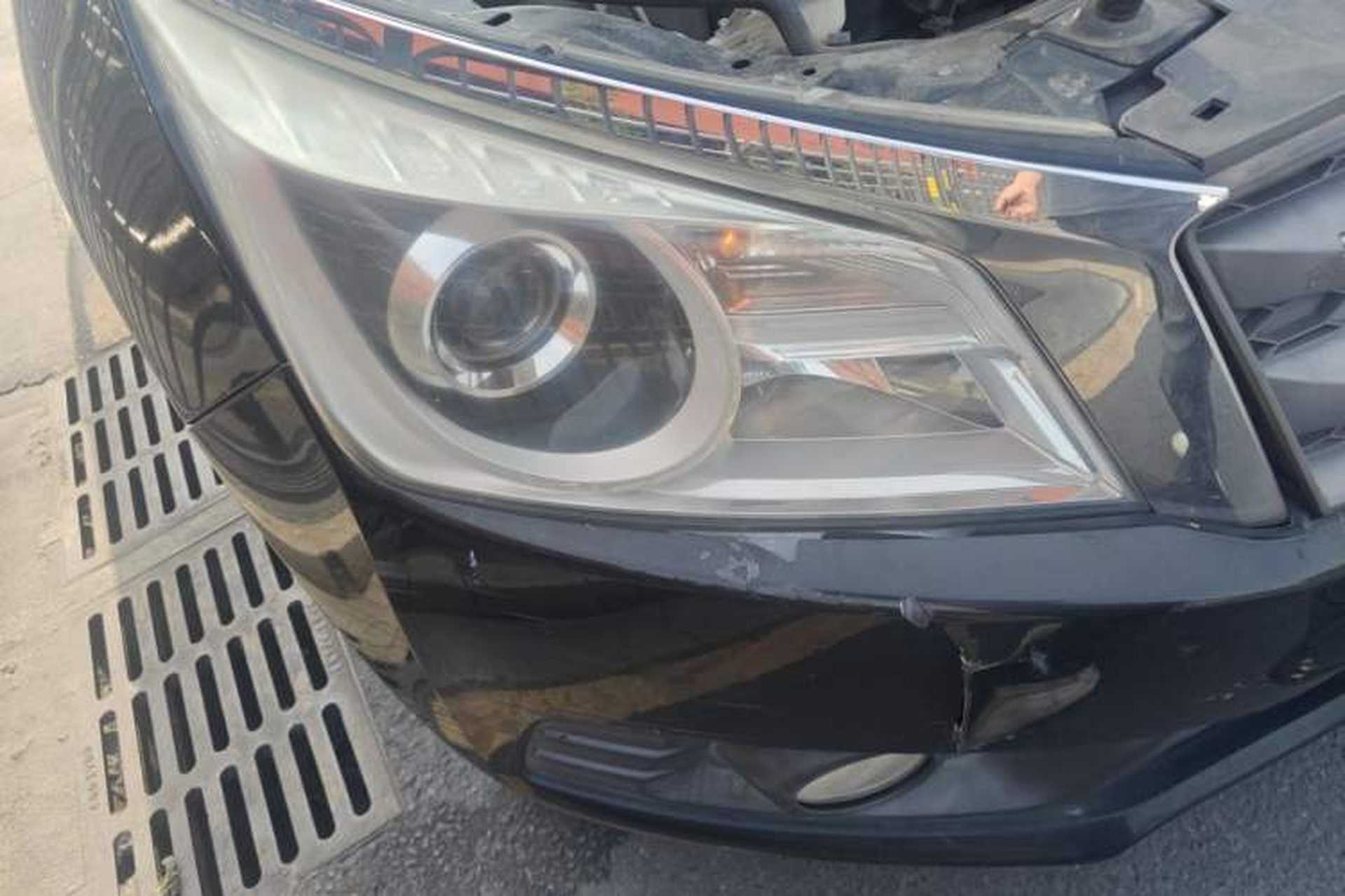 Used Venucia T70 2015 2.0L CVT Smart Edition Right Front Headlight