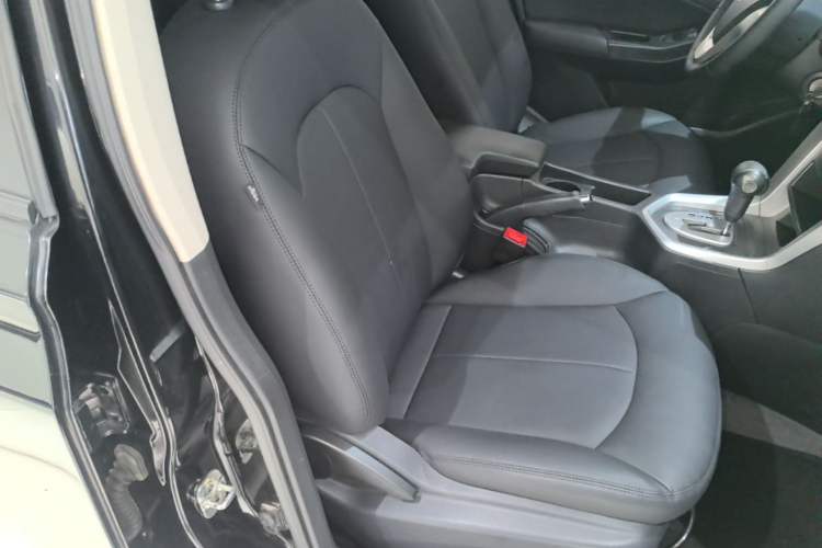 Used Venucia T70 2015 2.0L CVT Smart Choice Edition Right Front Seat