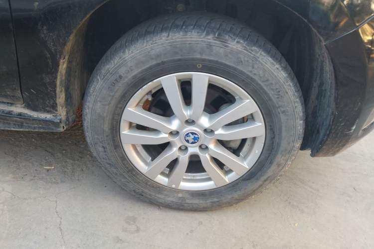 Used Venucia T70 2015 2.0L CVT Smart Choice Edition Right Front Wheel Hub