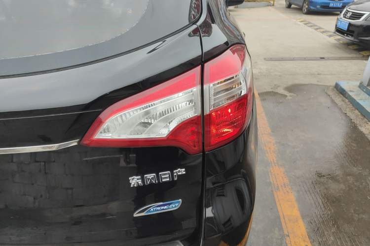Used Venucia T70 2015 2.0L CVT Smart Edition Right Rear Taillight
