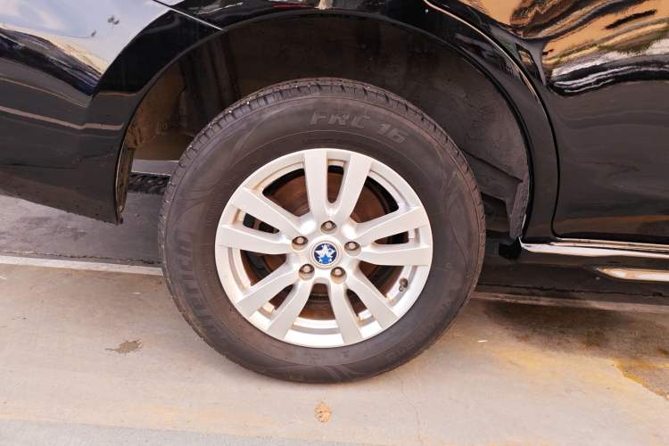 Used Venucia T70 2015 2.0L CVT Smart Edition Right Rear Wheel Hub