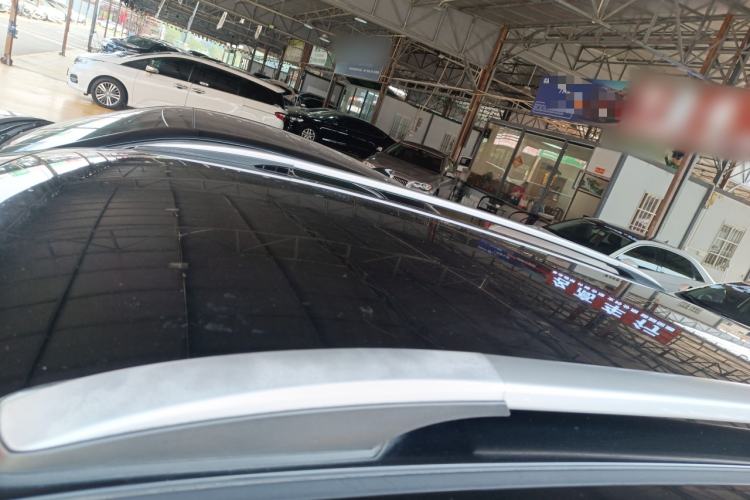 Used Venucia T70 2015 2.0L CVT Smart Choice Edition Roof