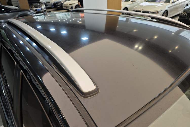 Used Venucia T70 2015 2.0L CVT Smart Choice Edition Roof