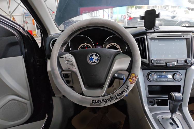 Used Venucia T70 2015 2.0L CVT Smart Edition Steering Wheel