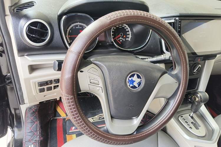 Used Venucia T70 2015 2.0L CVT Smart Choice Edition Steering Wheel