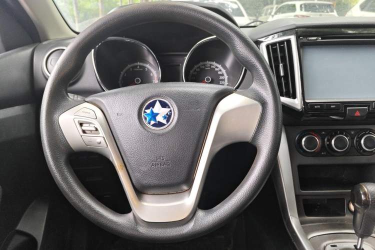 Used Venucia T70 2015 2.0L CVT Smart Choice Edition Steering Wheel