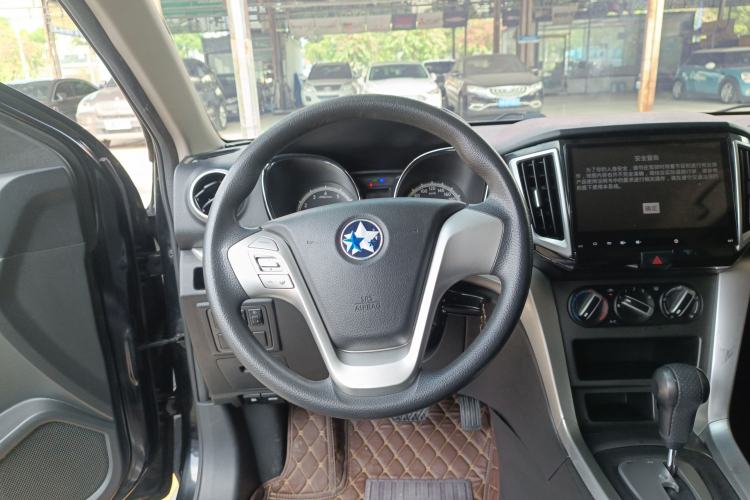 Used Venucia T70 2015 2.0L CVT Smart Choice Edition Steering Wheel