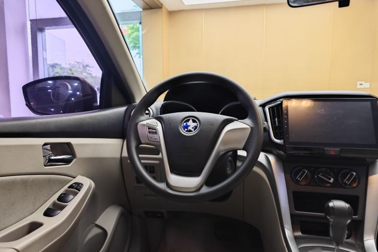 Used Venucia T70 2015 2.0L CVT Smart Choice Edition Steering Wheel