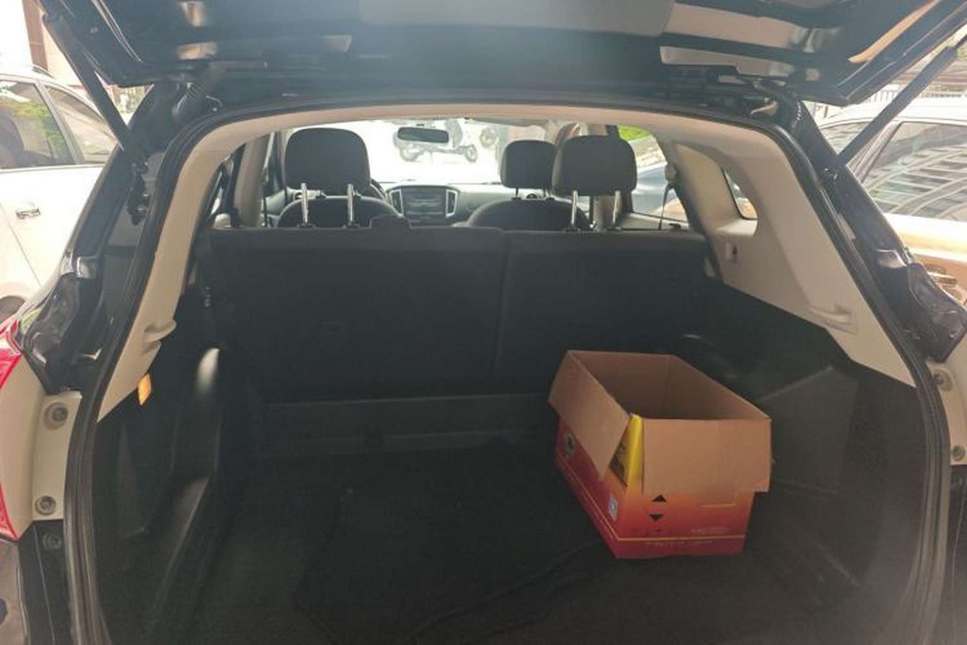 Used Venucia T70 2015 2.0L CVT Smart Choice Edition Trunk