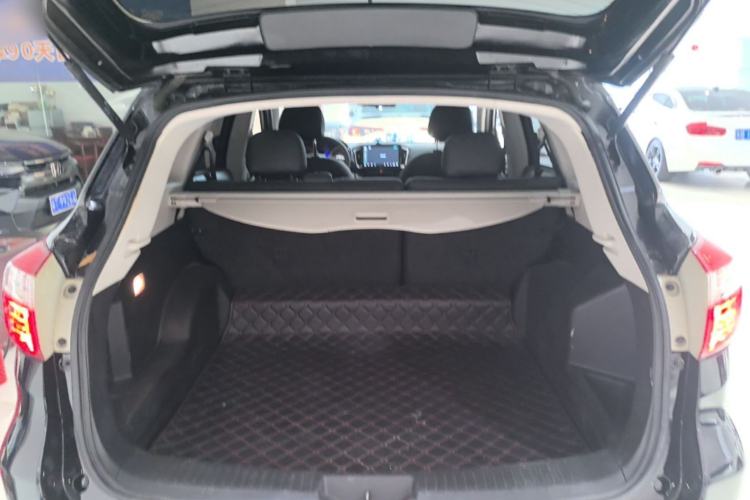 Used Venucia T70 2015 2.0L CVT Smart Choice Edition Trunk