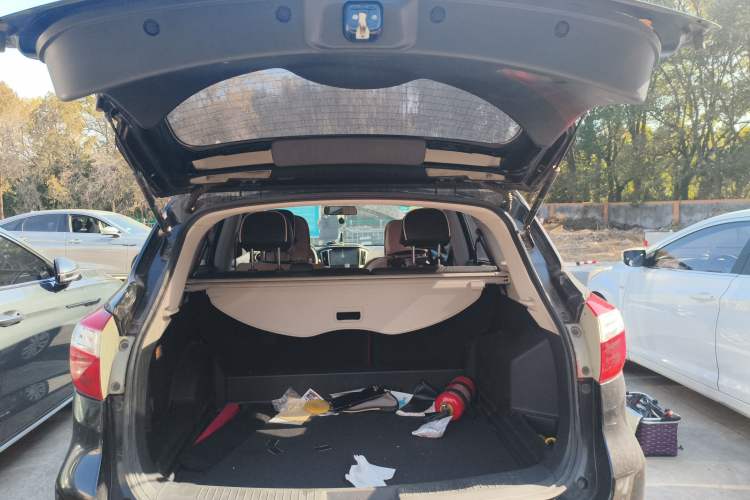 Used Venucia T70 2015 2.0L Manual RuiQu Version Trunk