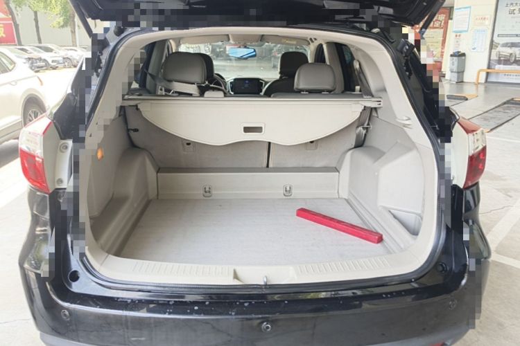 Used Venucia T70 2015 2.0L CVT Smart Choice Edition Trunk