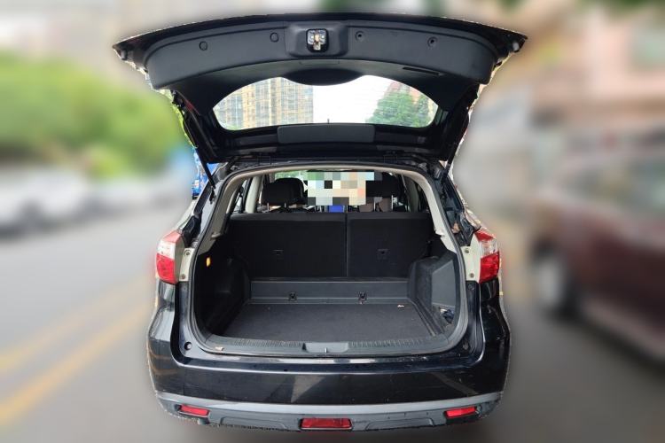 Used Venucia T70 2015 2.0L CVT Smart Edition Trunk