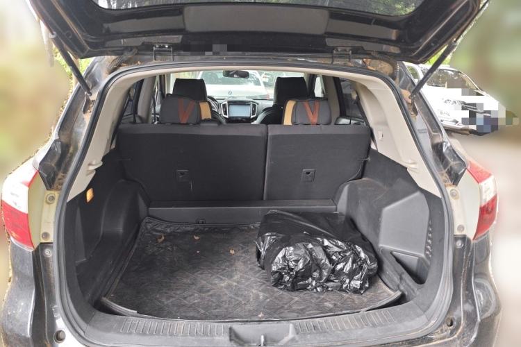 Used Venucia T70 2015 2.0L CVT Smart Choice Edition Trunk