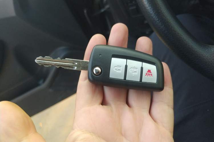 Used Venucia T70 2015 2.0L CVT Smart Choice Edition Vehicle Key