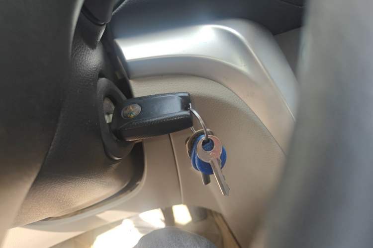 Used Venucia T70 2015 2.0L CVT Smart Edition Vehicle Key