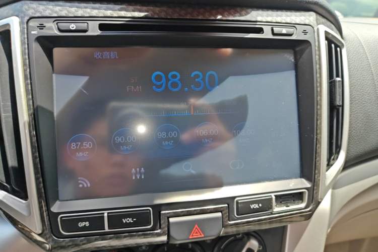 Used Venucia T70 2015 2.0L CVT Smart Choice Edition Audio And AC Panel