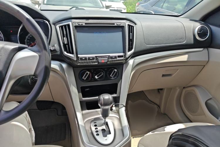 Used Venucia T70 2015 2.0L CVT Smart Choice Edition Center Console