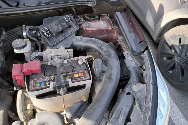 Used Venucia T70 2015 2.0L CVT Smart Edition Engine Bay Left