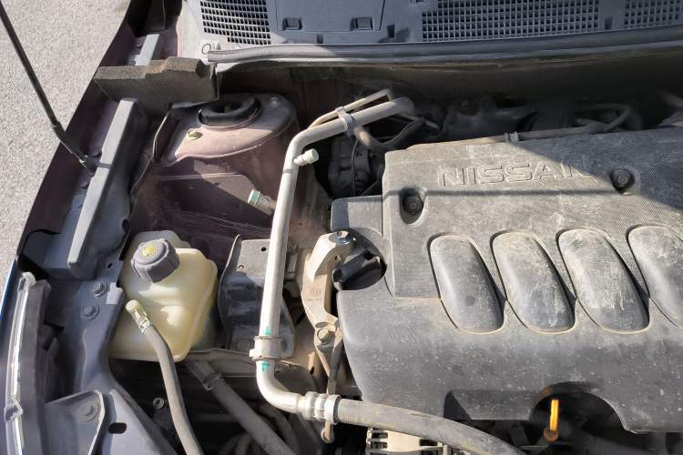 Used Venucia T70 2015 2.0L CVT Smart Edition Engine Bay Right