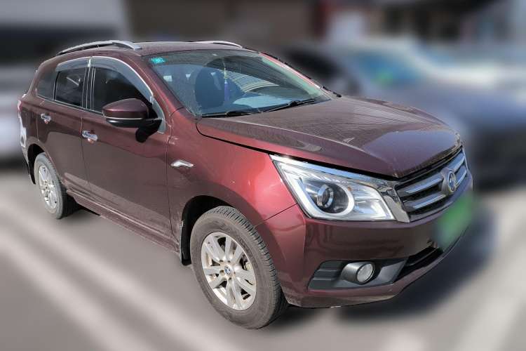 Used Venucia T70 2015 2.0L CVT Smart Edition Front Right 45 Deg