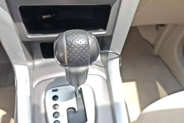 Used Venucia T70 2015 2.0L CVT Smart Choice Edition Gear Lever