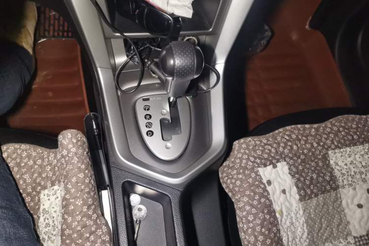 Used Venucia T70 2015 2.0L CVT Smart Choice Edition Gear Lever