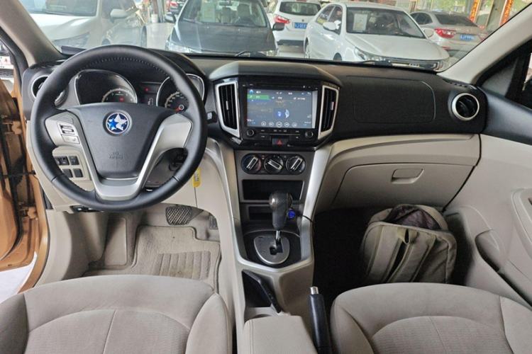 Used Venucia T70 2015 2.0L CVT Smart Choice Edition Interior 2