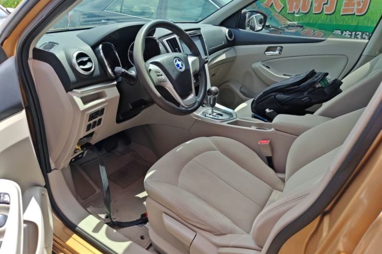 Used Venucia T70 2015 2.0L CVT Smart Choice Edition Left Front Seat