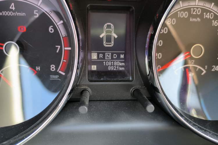Used Venucia T70 2015 2.0L CVT Smart Edition Odometer Close Up
