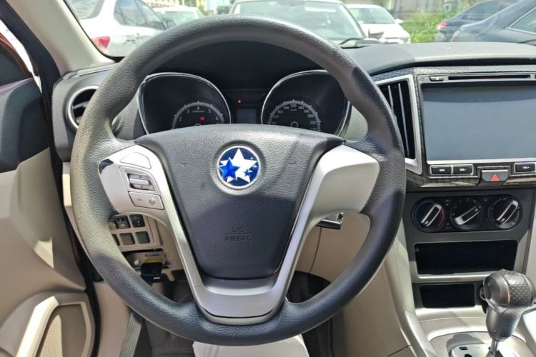 Used Venucia T70 2015 2.0L CVT Smart Choice Edition Steering Wheel