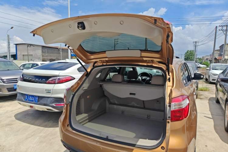 Used Venucia T70 2015 2.0L CVT Smart Choice Edition Trunk