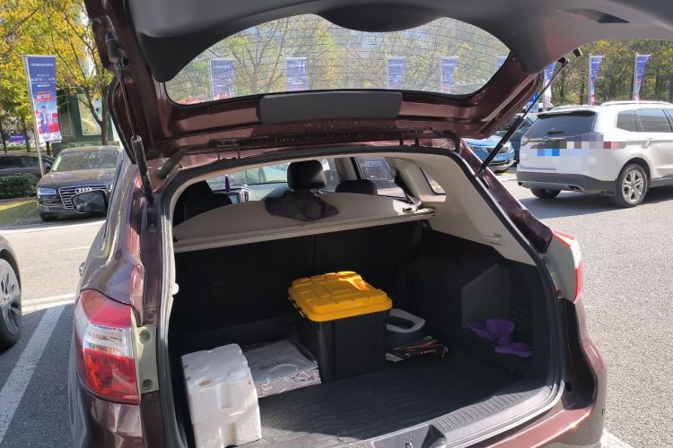 Used Venucia T70 2015 2.0L CVT Smart Edition Trunk
