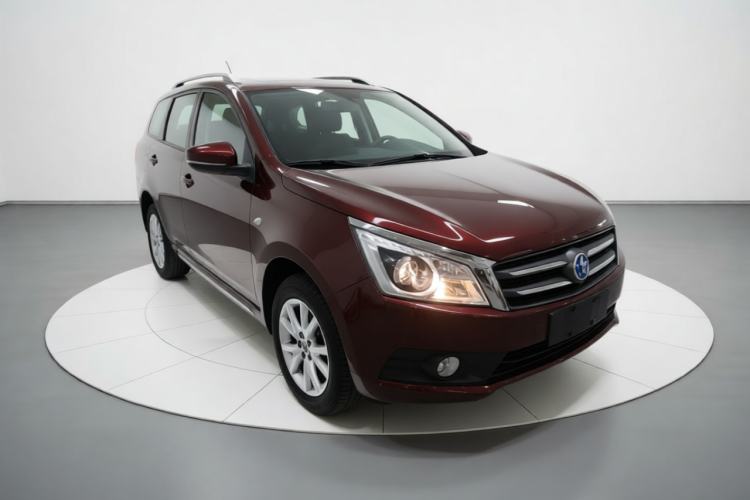 Used Venucia T70 2015 2.0L CVT Smart Edition Front Right 45 Deg