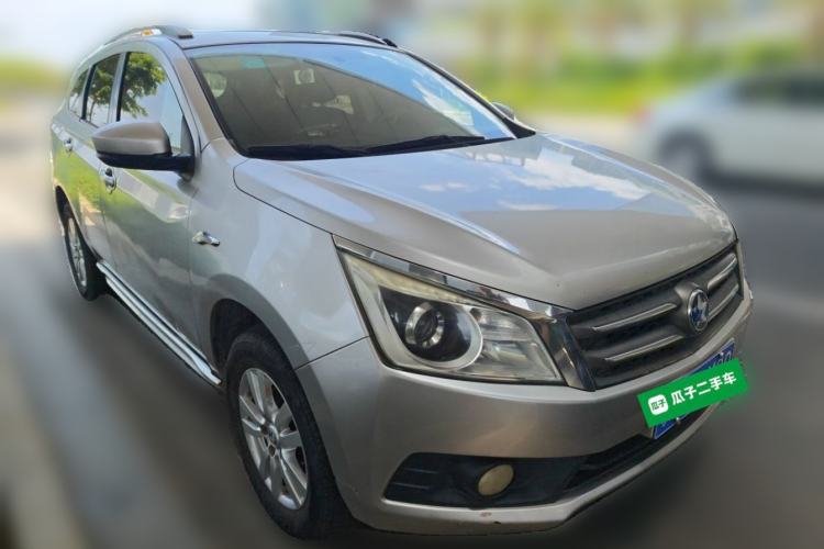 Used Venucia T70 2015 2.0L CVT Smart Edition Front Right 45 Deg