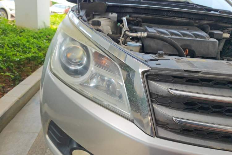 Used Venucia T70 2015 2.0L CVT Smart Edition Right Front Headlight