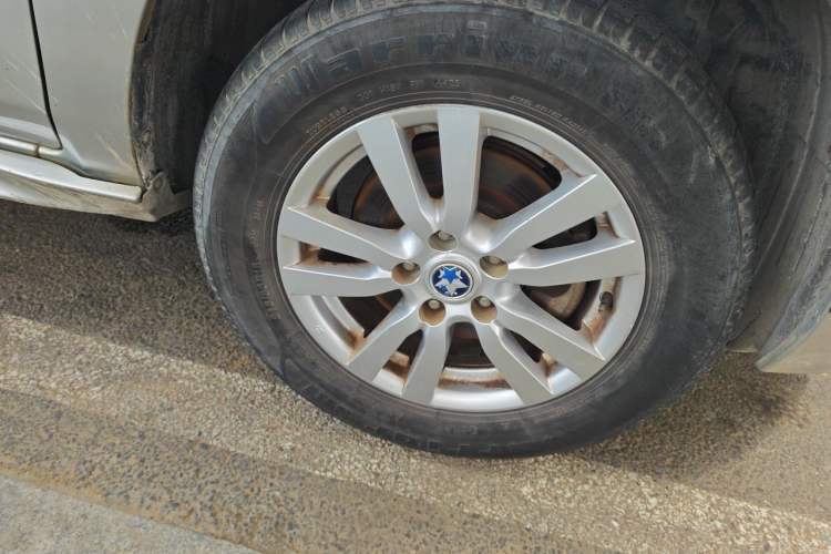 Used Venucia T70 2015 2.0L CVT Smart Edition Right Front Wheel Hub