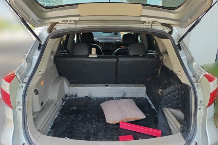 Used Venucia T70 2015 2.0L CVT Smart Edition Trunk