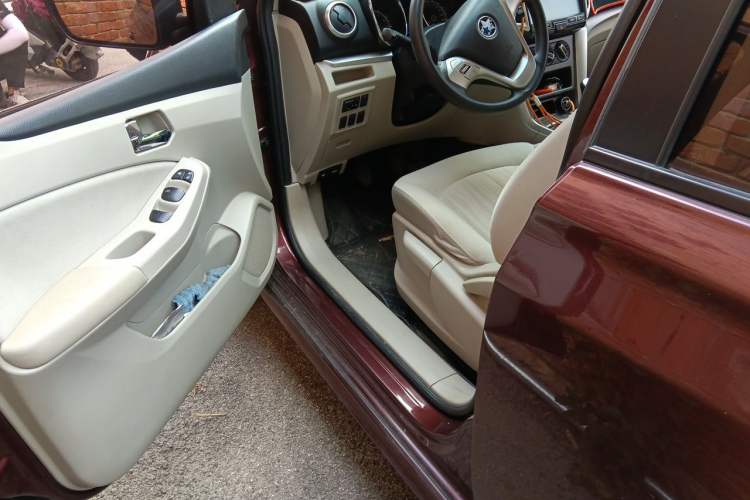 Used Venucia T70 2015 2.0L Manual RuiQu Version Driver Seat