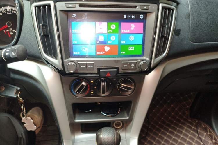 Used Venucia T70 2015 2.0L CVT Smart Choice Edition Audio And AC Panel