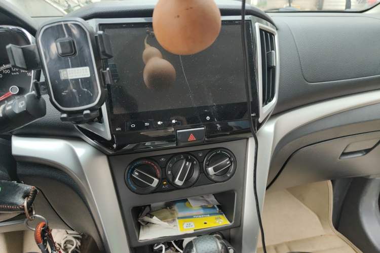 Used Venucia T70 2015 2.0L CVT Smart Choice Edition Audio And AC Panel