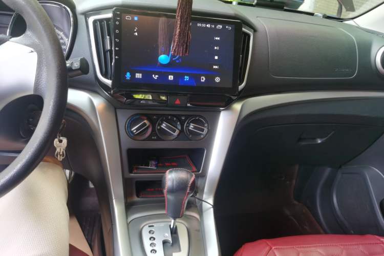 Used Venucia T70 2015 2.0L CVT Smart Choice Edition Audio And AC Panel