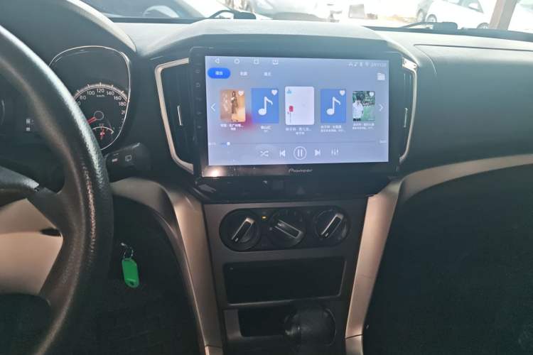 Used Venucia T70 2015 2.0L CVT Smart Choice Edition Audio And AC Panel