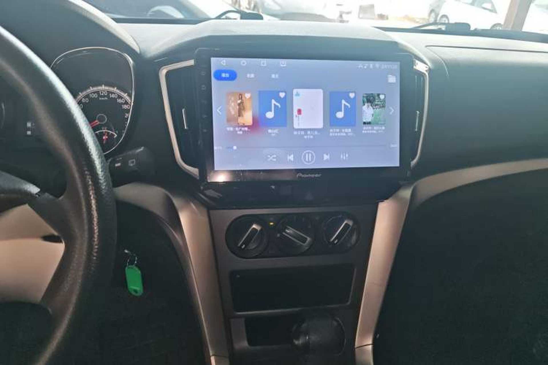 Used Venucia T70 2015 2.0L CVT Smart Choice Edition Audio And AC Panel