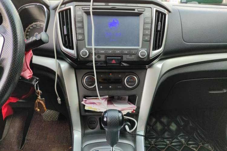 Used Venucia T70 2015 2.0L CVT Smart Edition Audio And AC Panel