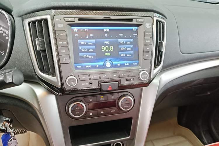 Used Venucia T70 2015 2.0L CVT Smart Edition Audio And AC Panel