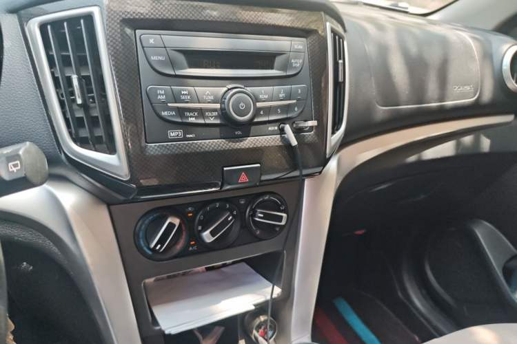 Used Venucia T70 2015 1.6L Manual Ruixing Edition Audio And AC Panel