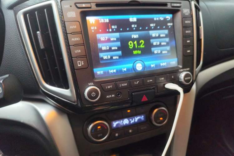 Used Venucia T70 2015 2.0L CVT Smart Edition Audio And AC Panel