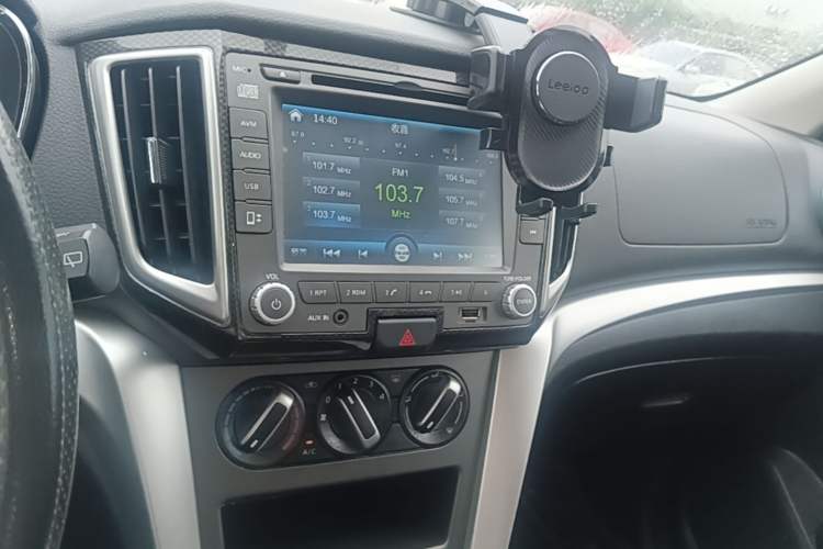 Used Venucia T70 2015 2.0L Manual RuiQu Version Audio And AC Panel