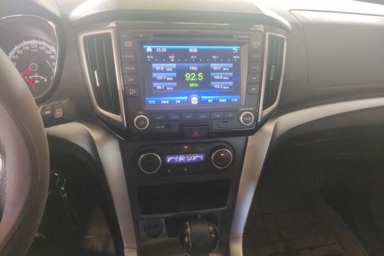 Used Venucia T70 2015 2.0L CVT Smart Edition Audio And AC Panel